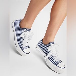 Converse Chuck Taylor All Star Gingham Platform Sneaker - Women's size 8